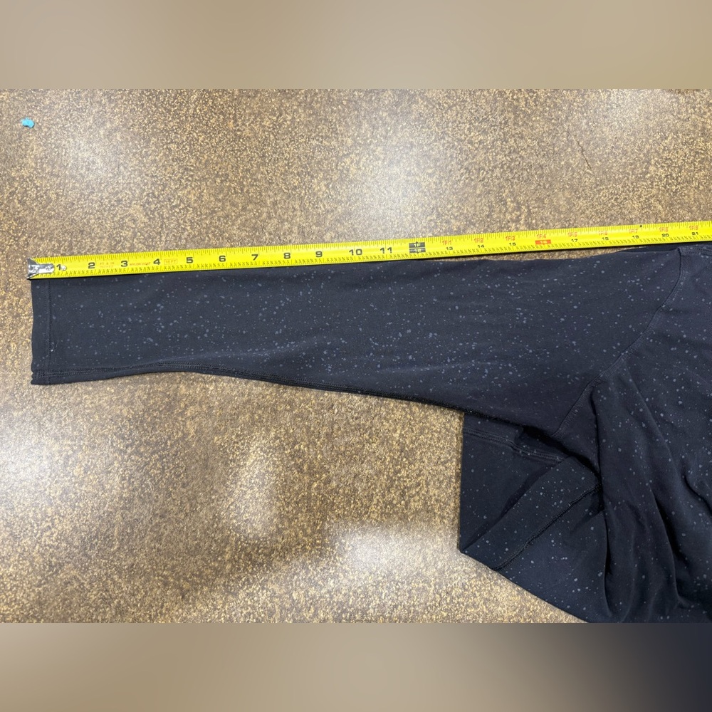 Lululemon Back In Action Long Sleeve *Splatter Black Women’s Size 10 - Picture 9 of 9